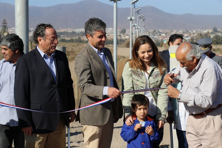 INAUGURAN NUEVA VÍA DE EVACUACIÓN PARA HABITANTES DE CALETA SAN PEDRO