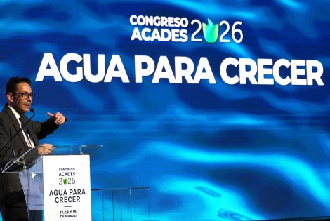 Gobernador Juliá expone en Congreso ACADES la crítica situación hídrica regional